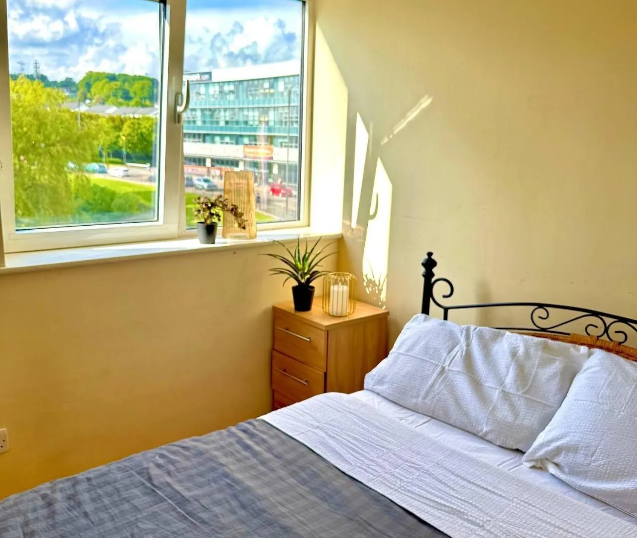 Cork City Comfort Park And Pillow Homestay